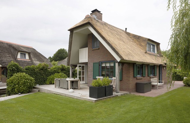 Villa con techo de paja cerca de Giethoorn