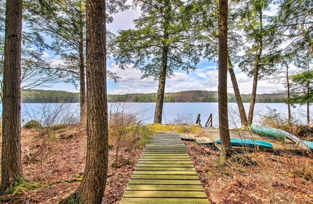 Lakeside Francestown Inicio con muelle, kayak y canoa!