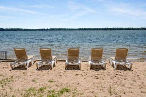 Lakeside Getaway - 4 Private Lodges Combined