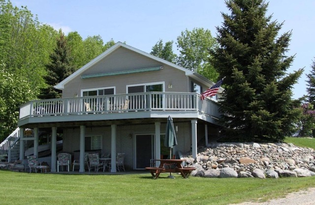 'Lakeside GetAway' (Sugar Springs / Gladwin)