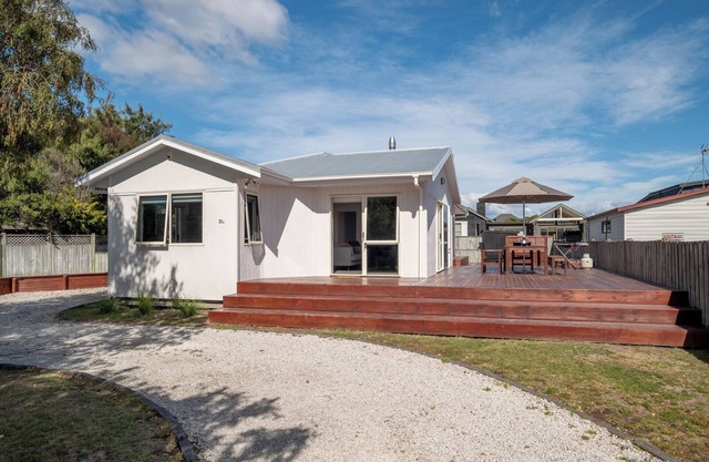 Lakeside Haven - Taupo Holiday Home