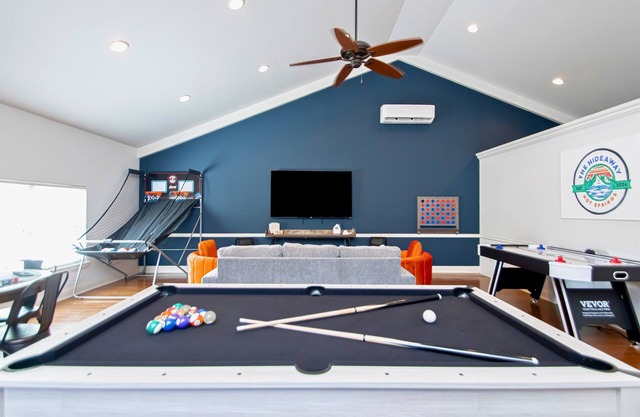 Lakeside Hideaway w/Game Room, Private Pool, Dock