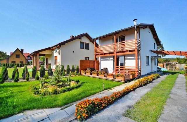Casa vacacional con jardםn en Dabrowica