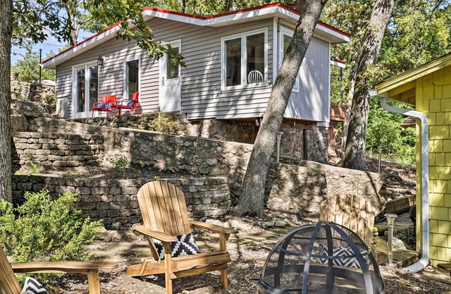 ¡NUEVO! Sunrise Beach Lakeside Home con muelle para botes + parrilla