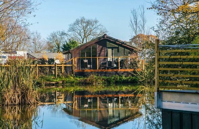 Lake View Lodge (Pet)