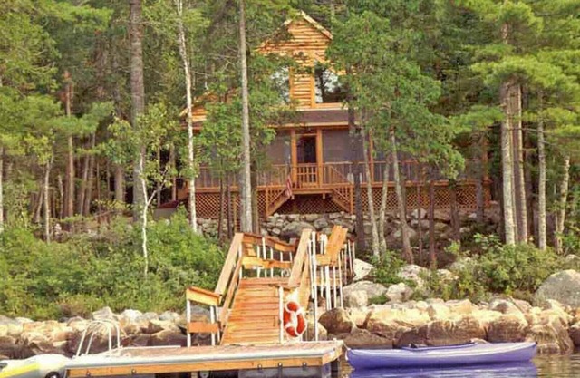 Lakeside Log Cabin en Tunk Lake en DownEast Main