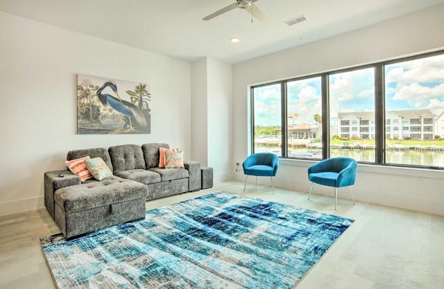 Lakeside Montgomery Condo Near Boat Rental!