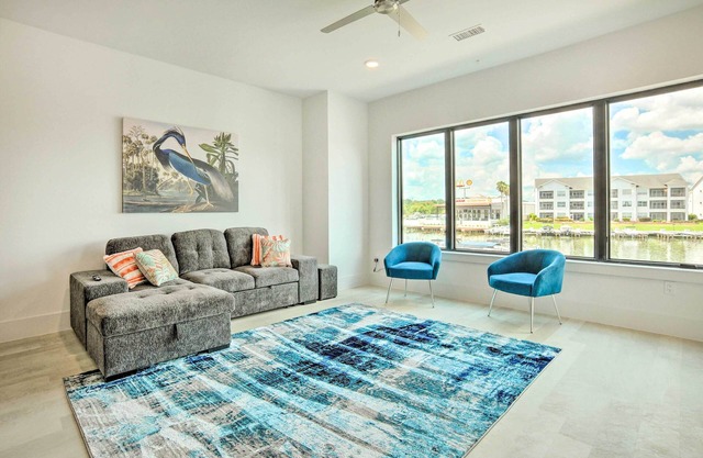 Lakeside Montgomery Condo Near Boat Rental!
