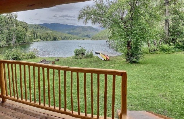 Lakeside Mountain Chalet- Lago Tyaughton (Tyax)