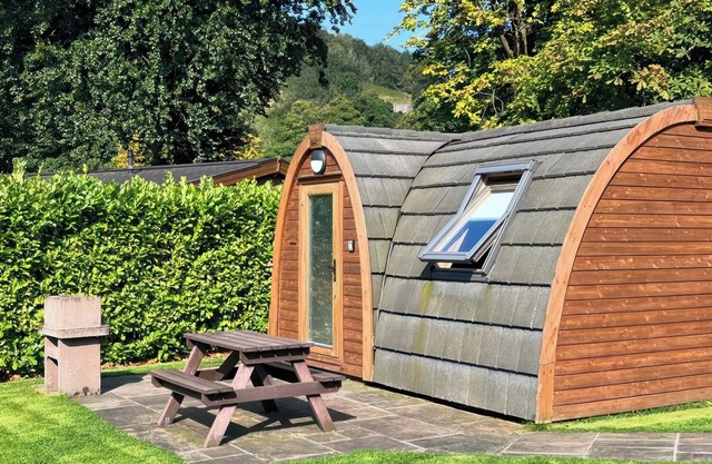 LAKESIDE PODS - PET FREE, family friendly in Greenfield