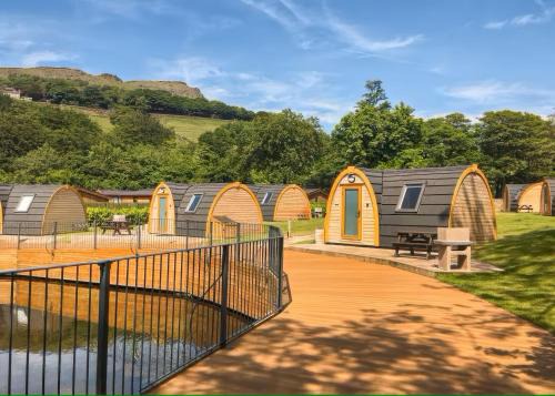 Lakeside Pods - pets welcome