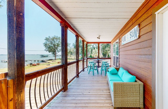 Lakeside Rahndezvous | House in Kemp