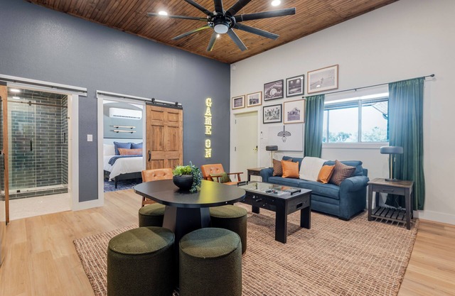 Lakeside Sandlot-New-Wiffle ball field+Hot Tub-Close to Rocker B-Family Fun!
