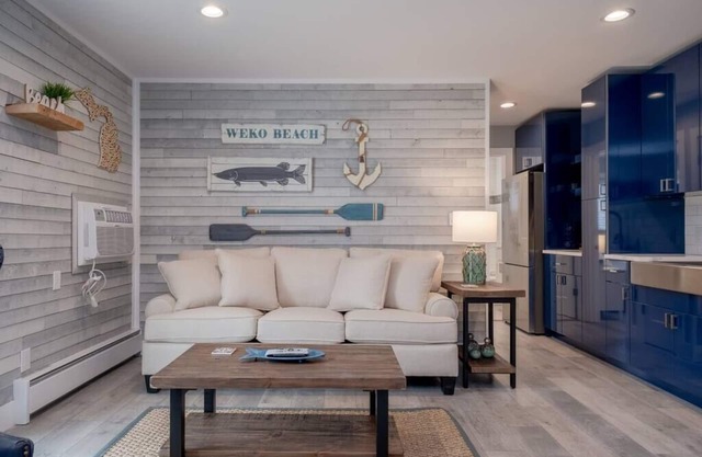 Lakeside Serenity: One-Bedroom Villa
