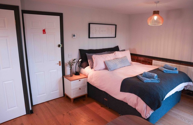 Lakeside Studio, pet friendly