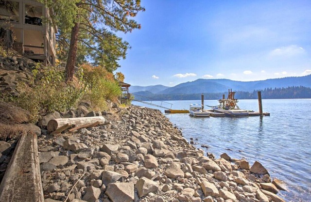 Lakeside Suite · Waterfront Lake Studio with Deck + Beach Access