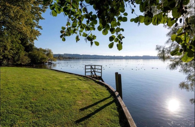 Lakeside & Tennis Court Paradise