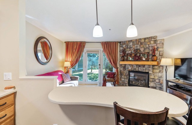 Lakeside Village Haven | Pool |Hot Tub |Pickleball