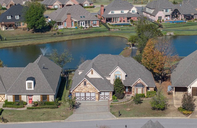 Lakeside Way Luxury Retreat