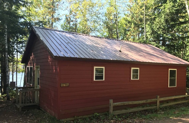 Lakeside, Wisconsin Northwoods cabin with private dock. Pet friendly