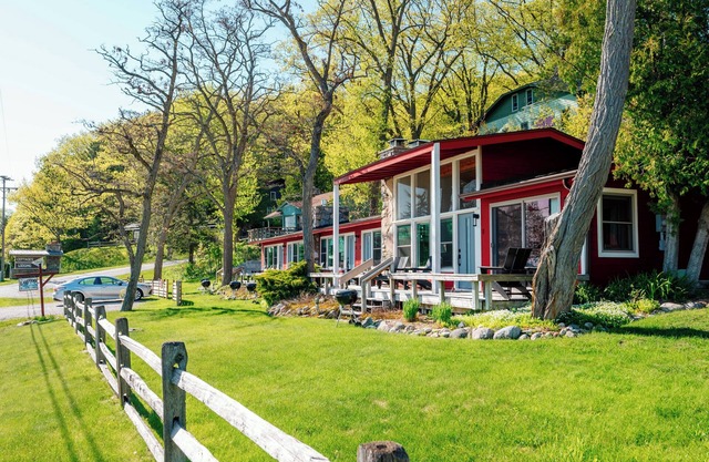 Lakeview Apartment #1 at Chimney Corners Resort