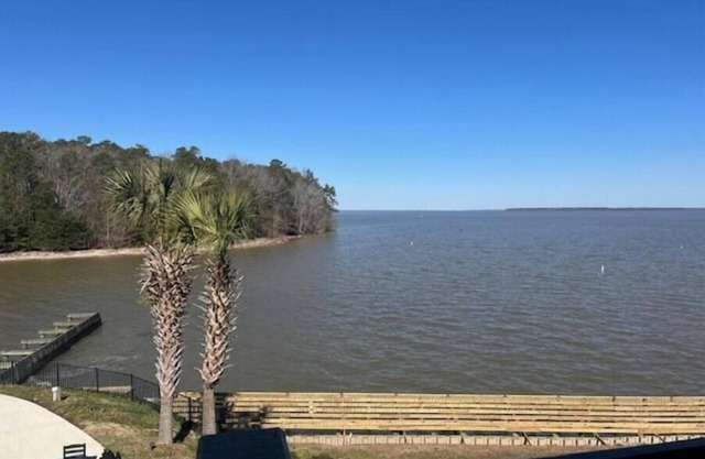 Lakeview Condo close to Fishing, golfing, and hiking.