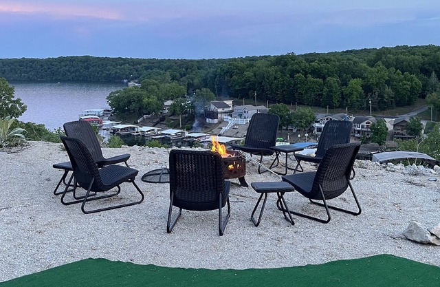 Lakeview Glamping with Bunkhouse at Lake of The Ozarks - Coconuts RV Resort