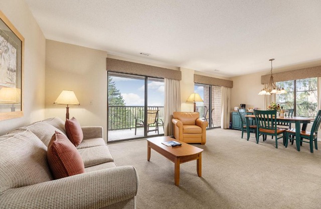 Lakeview Golf Retreat 1BDR Condo at Resort 5057
