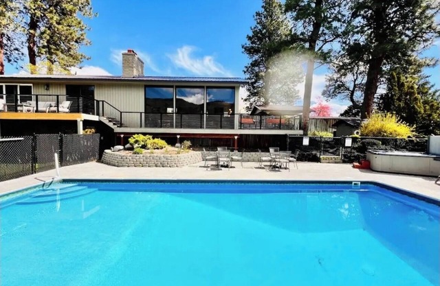 Lakeview Home con piscina privada, jacuzzi y sala de juegos