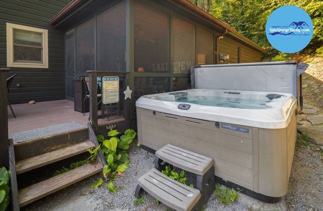 Lakeview Lodge|Hot Tub|9 Beds|Pet Friendly|Dock Slip|Lake Views|