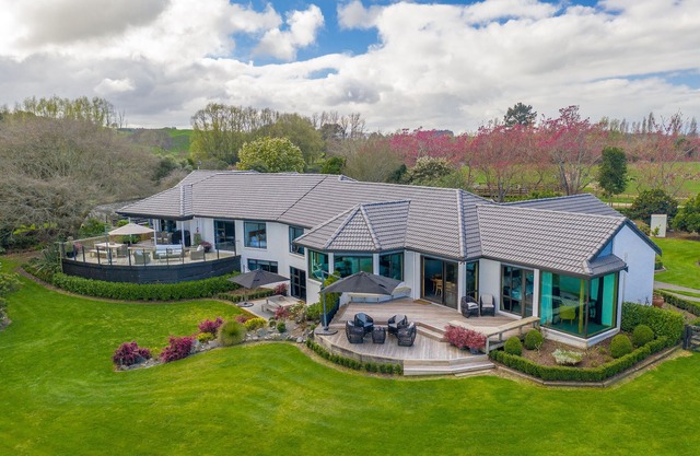 Lakeview Lodge Karapiro - Bijou Hamptons