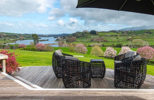 Lakeview Lodge Karapiro - Bijou Huntington
