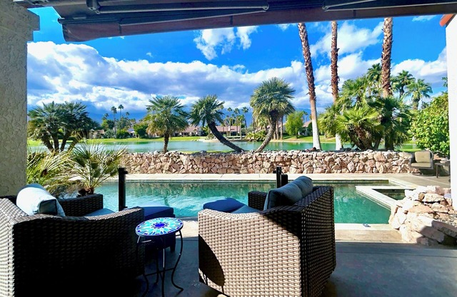 RETIRO DE LAKEVIEW: 2 lg habitaciones principales con baño privado, piscina privada, jacuzzis ~ ¡una propiedad GREENDAY!