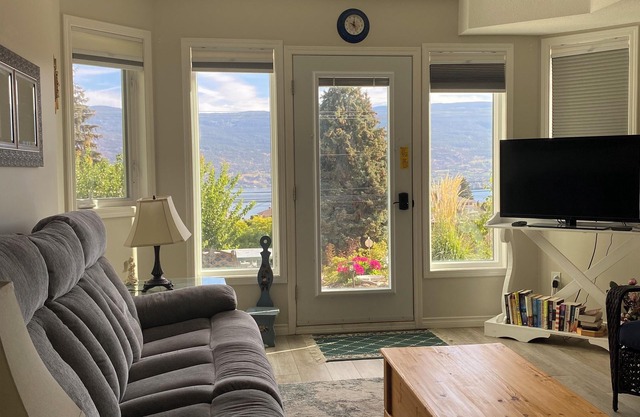 Lakeview Suite at Giants Head Mountain