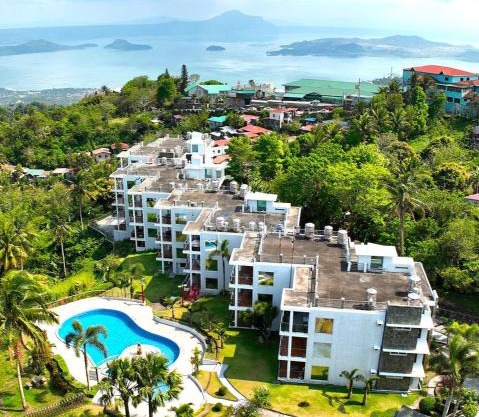 Lakeview suites condo