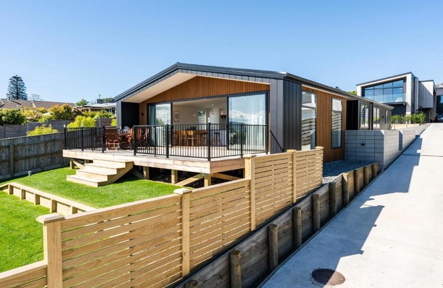 Lakeview Terrace - Taupo Holiday Home