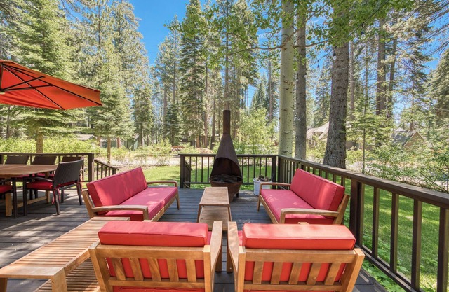 Lakewalk Lodge by Tahoe Getaways, Pet-Friendly w/Sauna & Beach
