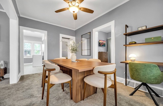 Lakewood~2BR~Pets OK~Parking~Laundry~Close to Hospitals, Dining, University
