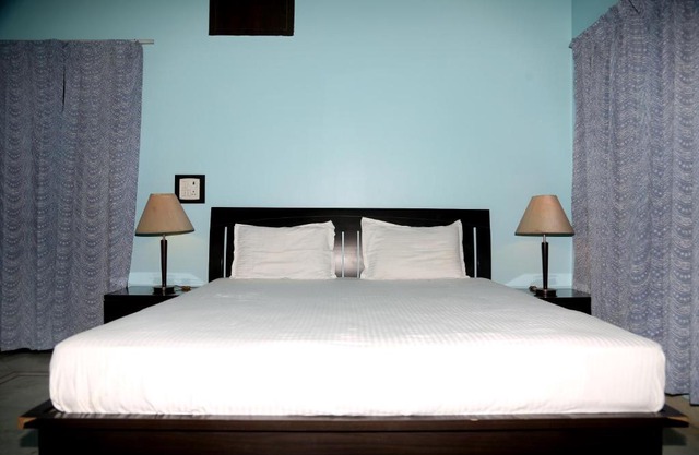 Lal Kothi - Entire 2 BHK Homestay, Sohna