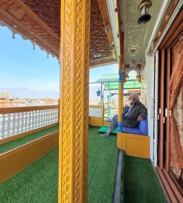Lalarukh Group of Houseboats