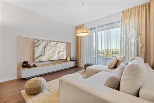 LAM Ivory AC - Balcony