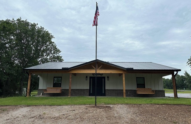 LaMar-a-Lago is a beautiful new home minutes from Lake Tenkiller