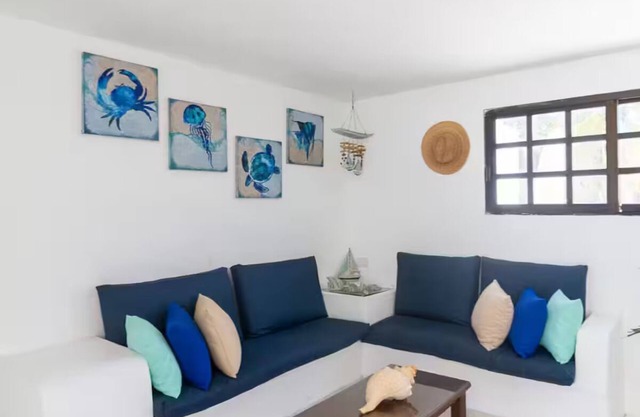 LAMAU-Beachfront House, San Crisanto, Yuc.