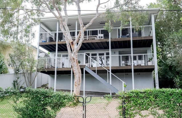 Lambeth Walk Beach Home Bundeena