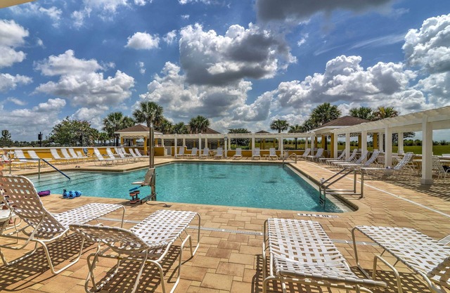 Lanai & Golf Cart: The Villages Vacation Rental!