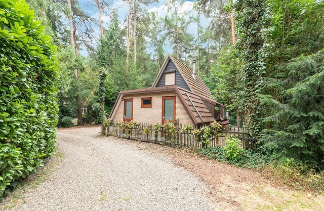 Lanaken Luxe Garden Retreat