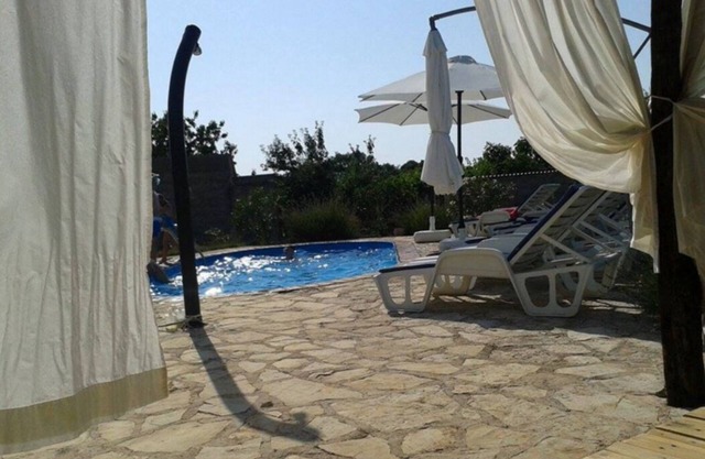 Landestypische Stein Haus mit Pool