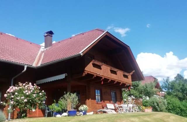 Landhaus Laubendorf, on the sun terrace above Lake Millstättersee