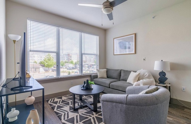 Landing at Enclave at Woodland Lakes - 1 Bedroo...