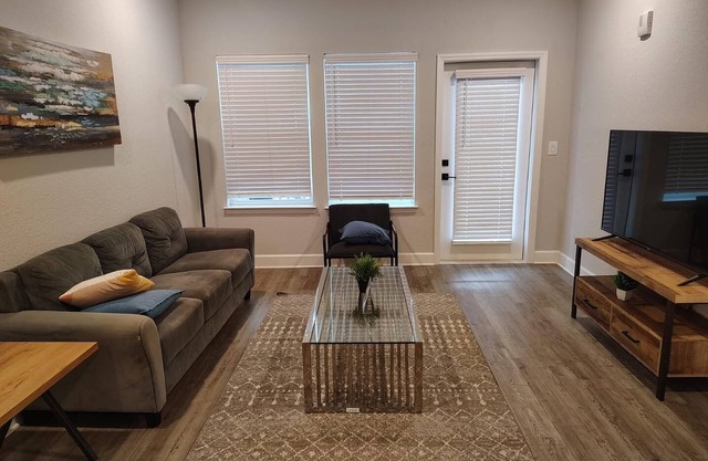 Landing at Vanguard - 1 Bedroom in Newberry